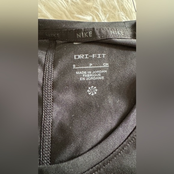 New Nike active top size Small - Picture 3 of 6